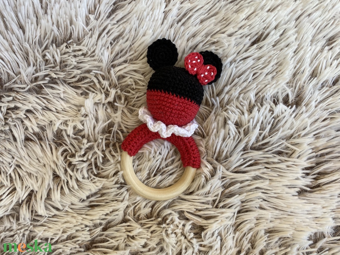Horgolt Minnie vagy Mickey csörgő, rágóka - játék & sport - 3 éves kor alattiaknak - csörgő - Meska.hu Horgolt Minnie vagy Mickey csörgő, rágóka - játék & sport - 3 éves kor alattiaknak - csörgő - Meska.hu