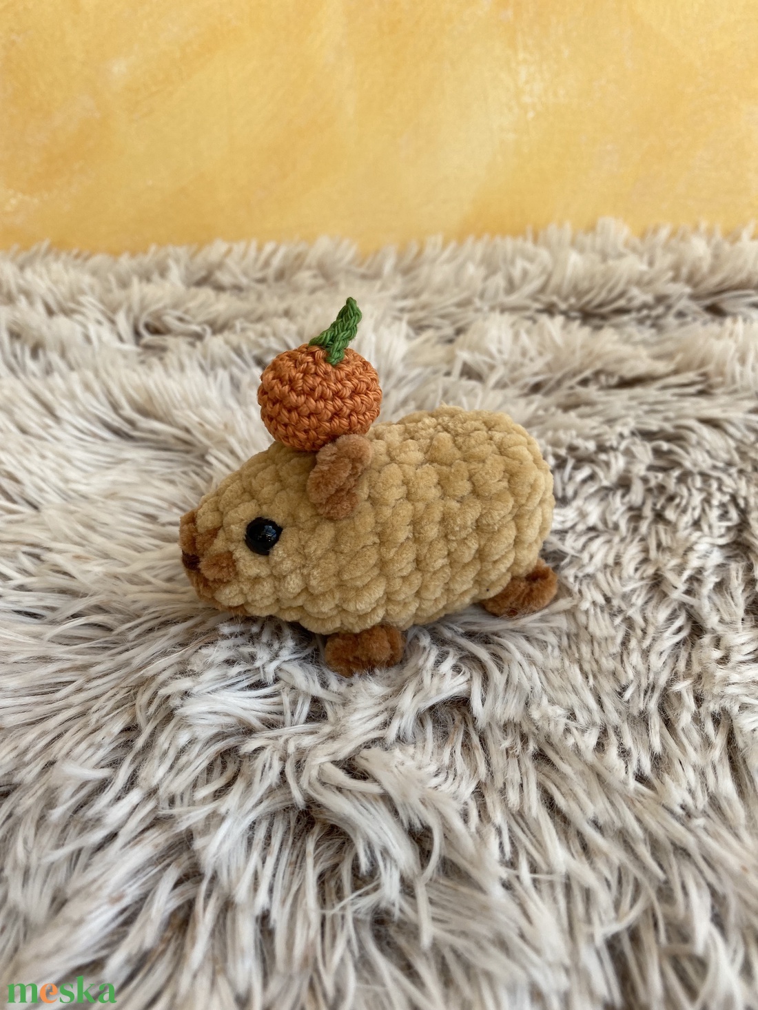 Plüss horgolt capybara mandarinnal - játék & sport - plüssállat & játékfigura - más figura - Meska.hu Plüss horgolt capybara mandarinnal - játék & sport - plüssállat & játékfigura - más figura - Meska.hu