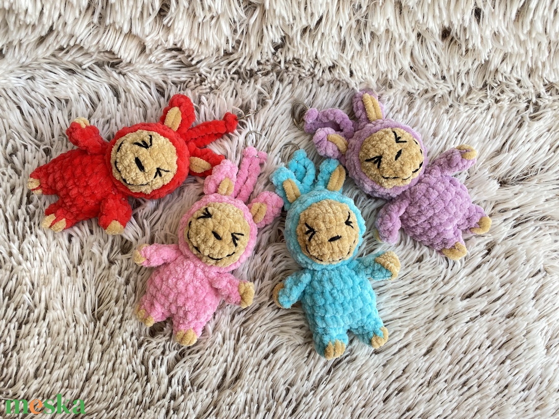 Labubu baba kulcstartó, táskadísz, plüssfigura - többféle színben - játék & sport - plüssállat & játékfigura - szörnyike - Meska.hu Labubu baba kulcstartó, táskadísz, plüssfigura - többféle színben - játék & sport - plüssállat & játékfigura - szörnyike - Meska.hu