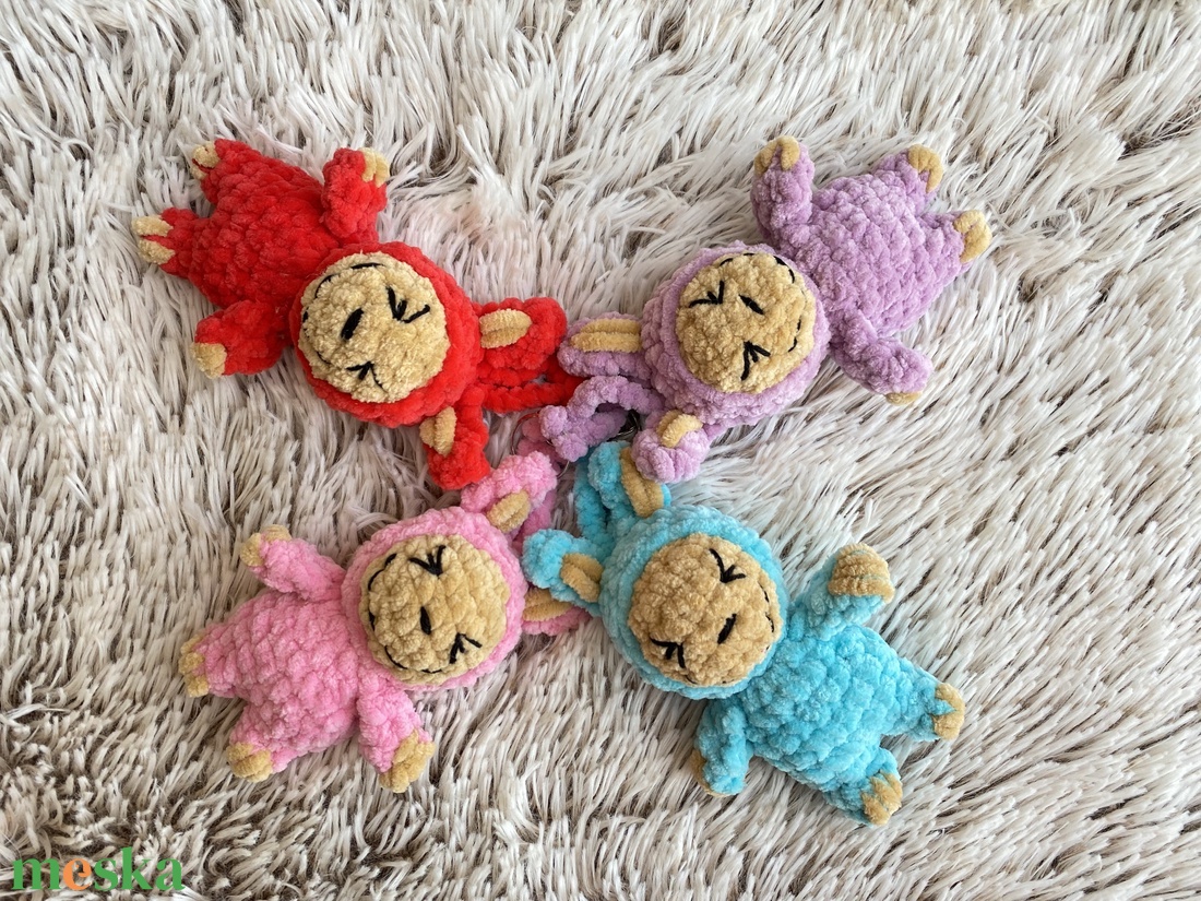 Labubu baba kulcstartó, táskadísz, plüssfigura - többféle színben - játék & sport - plüssállat & játékfigura - szörnyike - Meska.hu Labubu baba kulcstartó, táskadísz, plüssfigura - többféle színben - játék & sport - plüssállat & játékfigura - szörnyike - Meska.hu