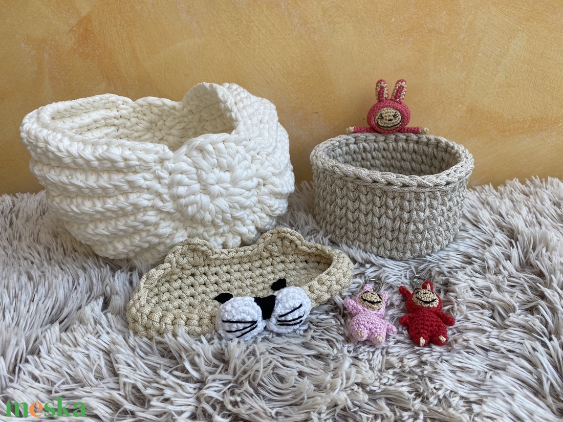 Horgolt cicás - labubus szett - rendelésre - otthon & életmód - tárolás & rendszerezés - tárolókosár - Meska.hu