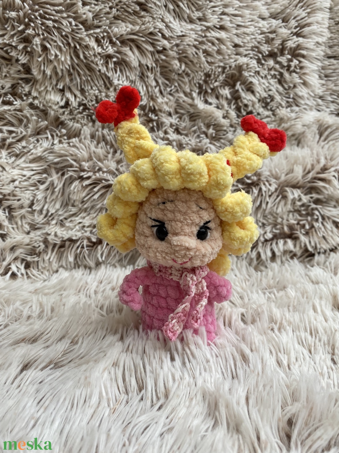 Horgolt Cindy Lou - játék & sport - plüssállat & játékfigura - plüss mesefigurák - Meska.hu