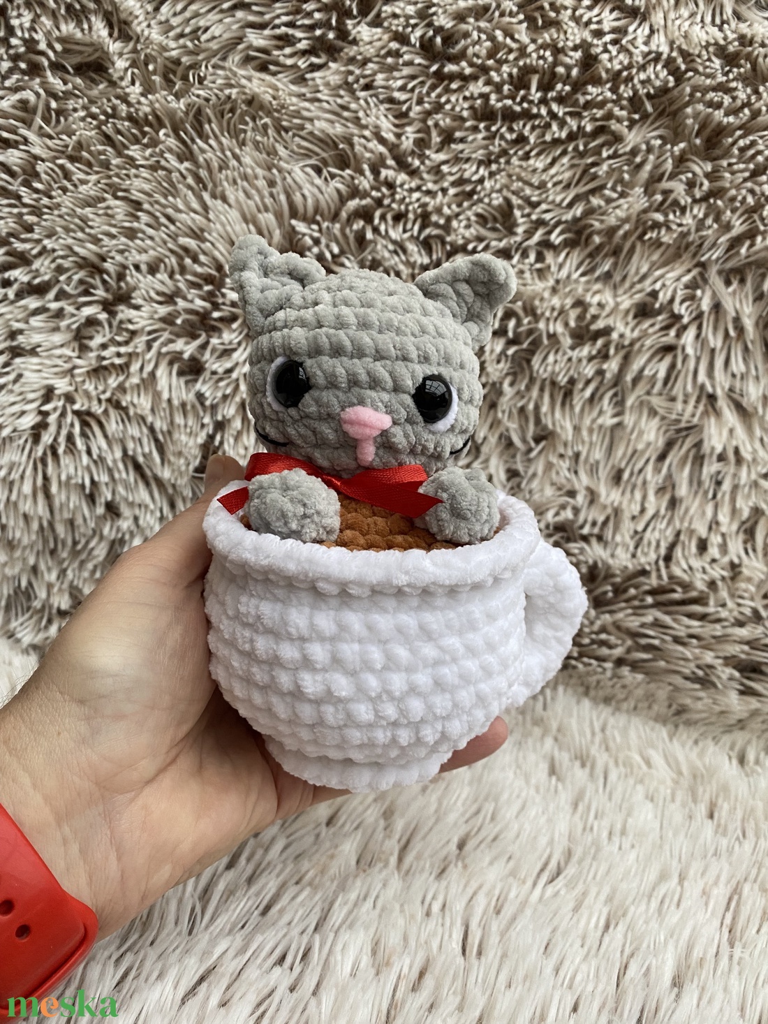 Horgolt bögrés cica - játék & sport - plüssállat & játékfigura - cica - Meska.hu