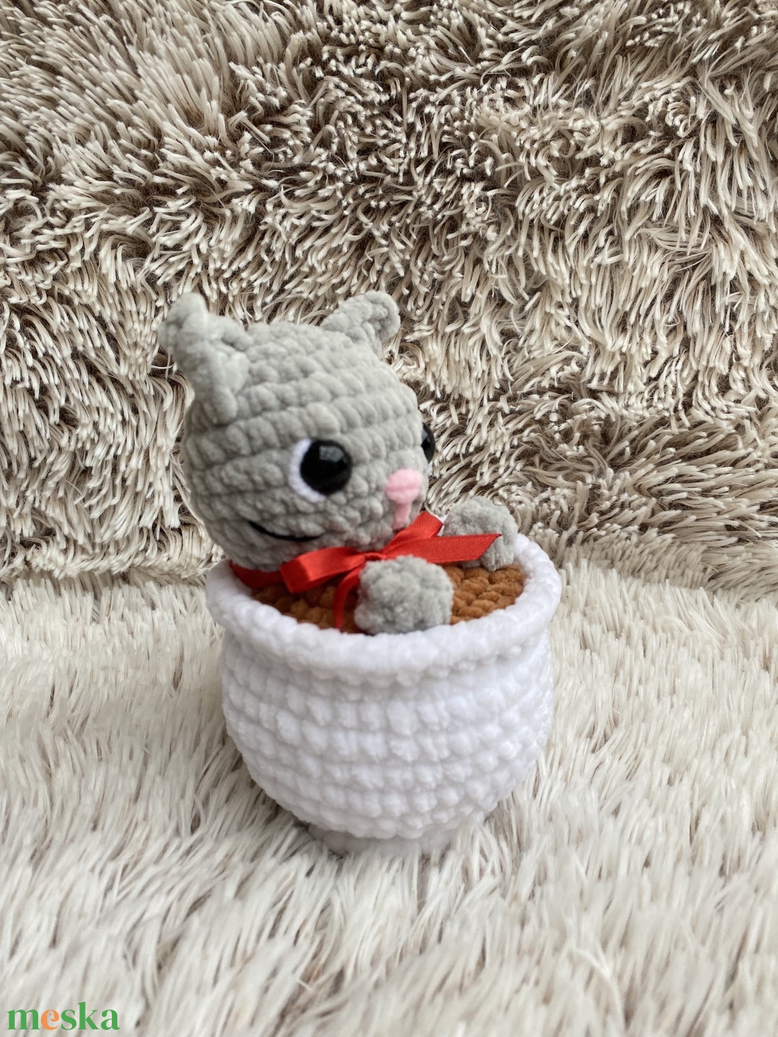 Horgolt bögrés cica - játék & sport - plüssállat & játékfigura - cica - Meska.hu