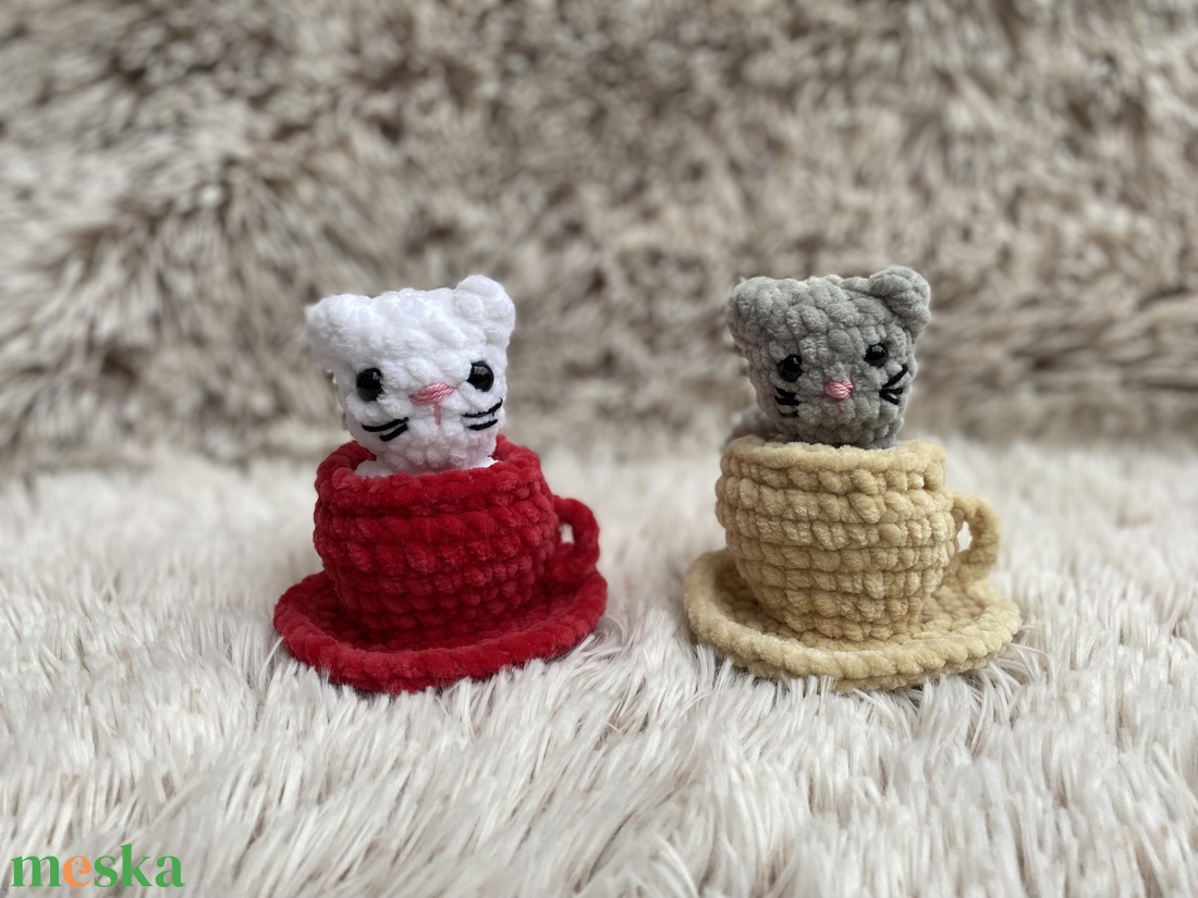 Horgolt bögrés cica, pop up, felugró cica - játék & sport - plüssállat & játékfigura - cica - Meska.hu