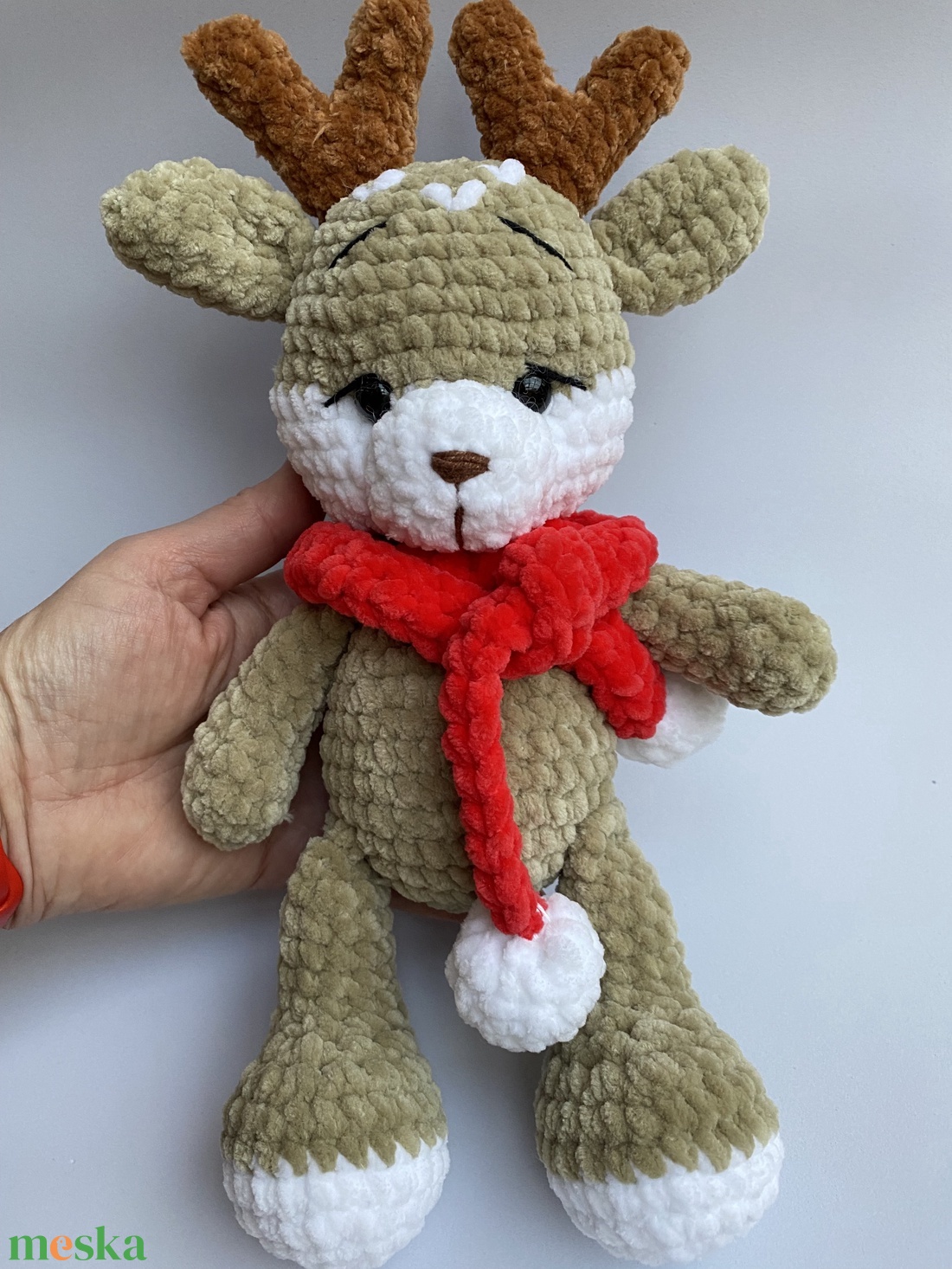 Horgolt rénszarvas piros sállal - játék & sport - plüssállat & játékfigura - más figura - Meska.hu