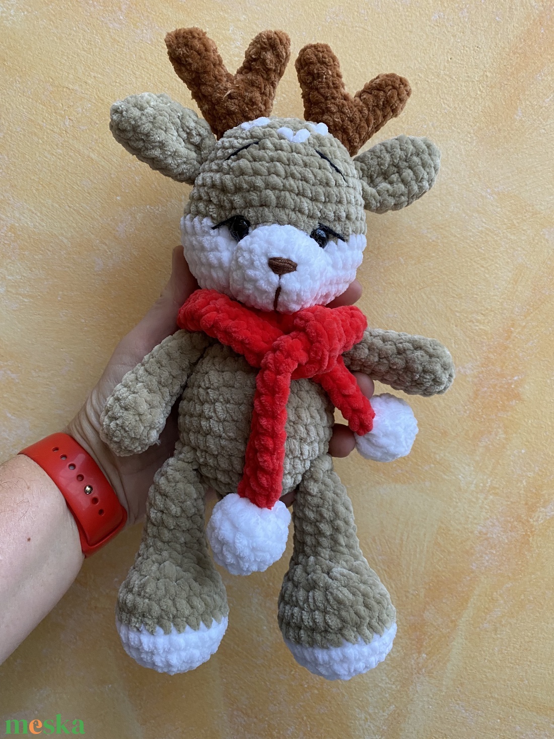 Horgolt rénszarvas piros sállal - játék & sport - plüssállat & játékfigura - más figura - Meska.hu