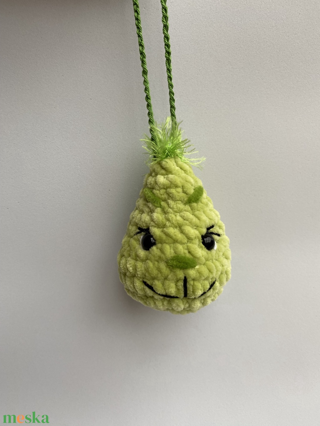 Horgolt Grincs karácsonyfadísz, kulcstartó vagy táskadísz - karácsony - karácsonyi lakásdekoráció - karácsonyfa, grincsfa - Meska.hu