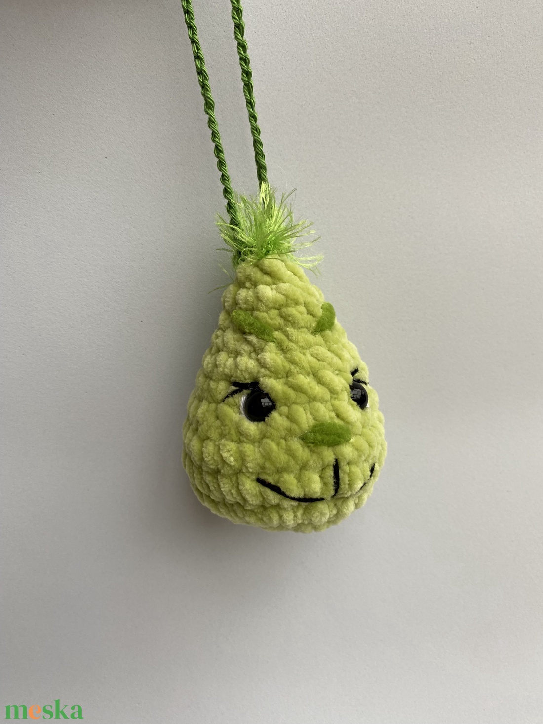 Horgolt Grincs karácsonyfadísz, kulcstartó vagy táskadísz - karácsony - karácsonyi lakásdekoráció - karácsonyfa, grincsfa - Meska.hu