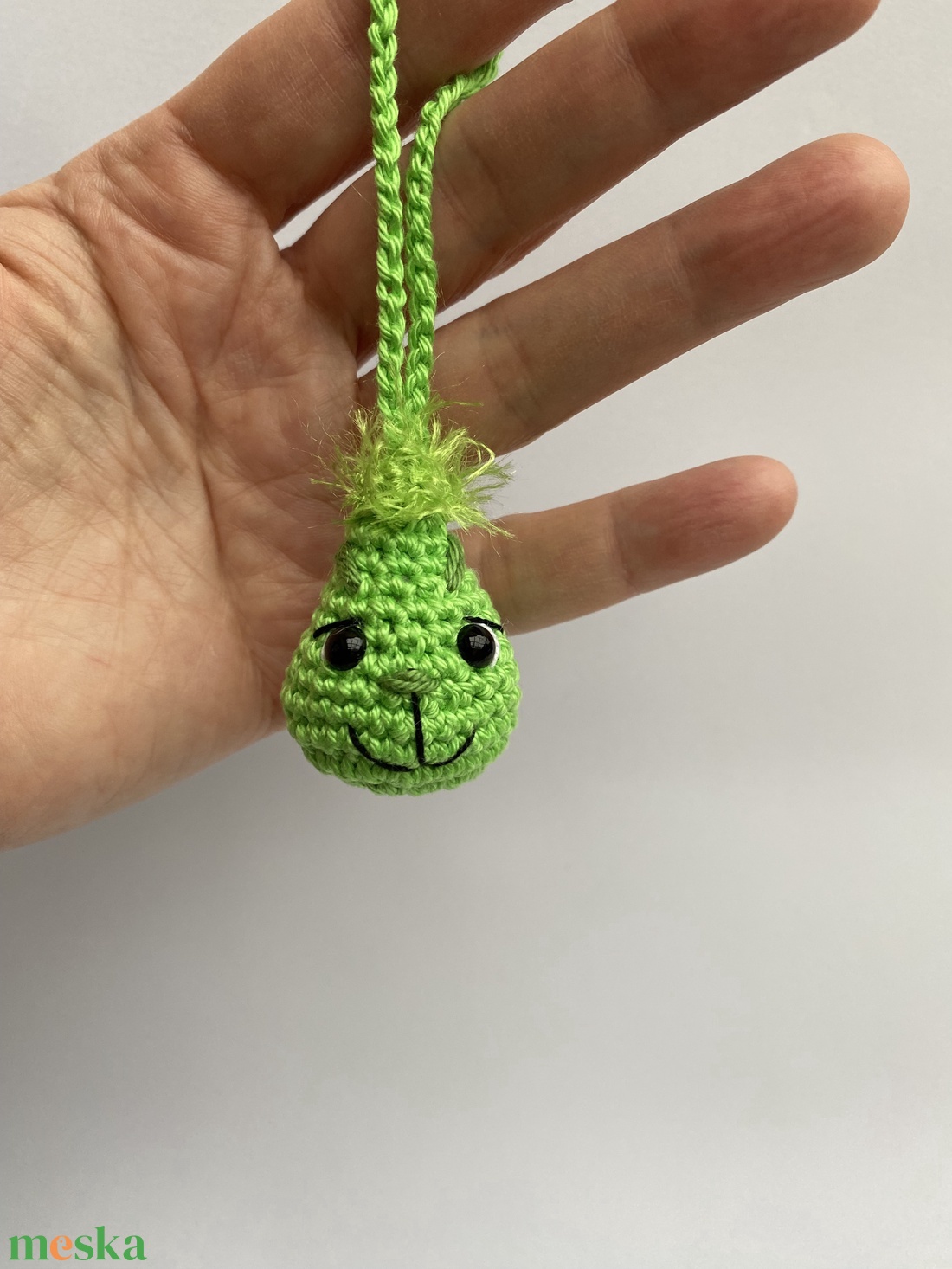 Horgolt Grincs karácsonyfadísz, kulcstartó vagy táskadísz - karácsony - karácsonyi lakásdekoráció - karácsonyfa, grincsfa - Meska.hu