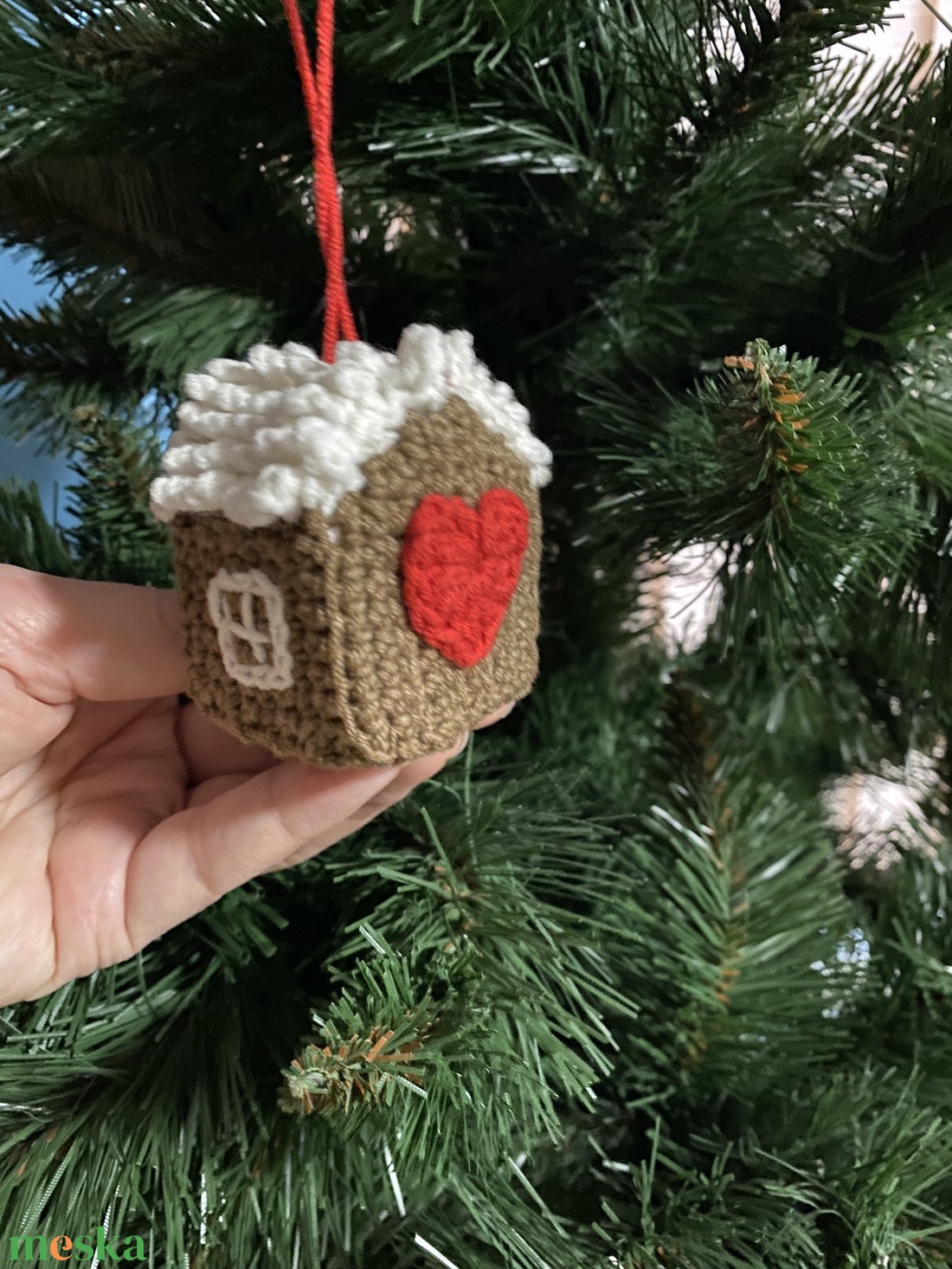 Horgolt karácsonyi díszek, mézeskalács házikó - karácsony - karácsonyi lakásdekoráció - karácsonyi falu, házikó - Meska.hu