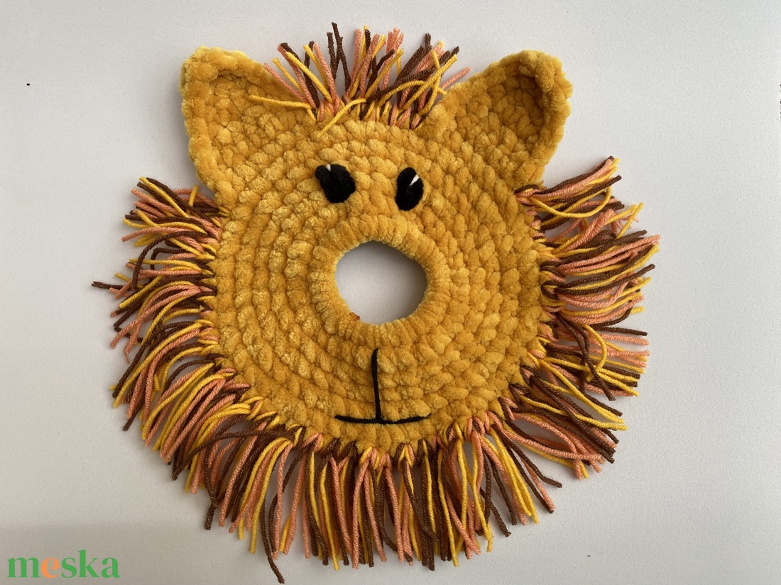 Kis figyelem, nagy mosoly! Horgolt kamerabarátok (oroszlán vagy cica) - baba - mama - babafotózás - babafotózási kellékek - Meska.hu