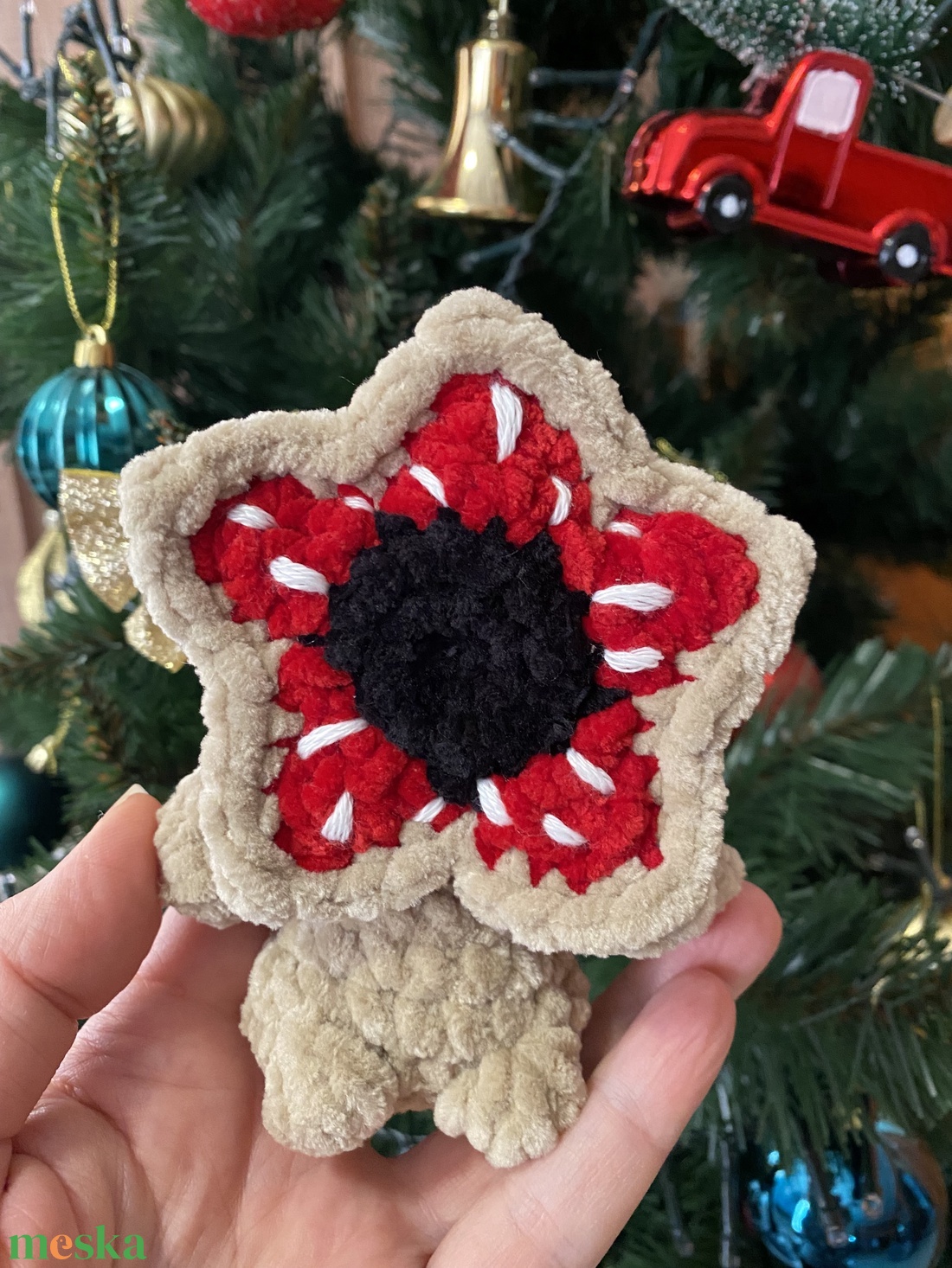 Világító fogakkal, horgolt Stranger Things Baby Demogorgon 12 cm plüss - játék & sport - plüssállat & játékfigura - más figura - Meska.hu