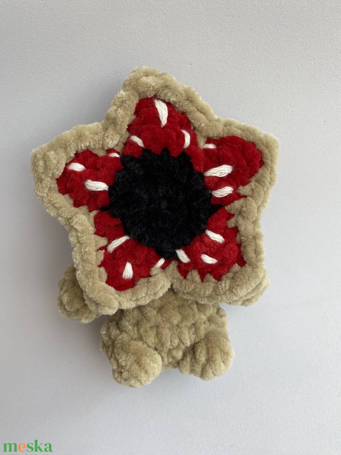 Világító fogakkal, horgolt Stranger Things Baby Demogorgon 12 cm plüss - játék & sport - plüssállat & játékfigura - más figura - Meska.hu