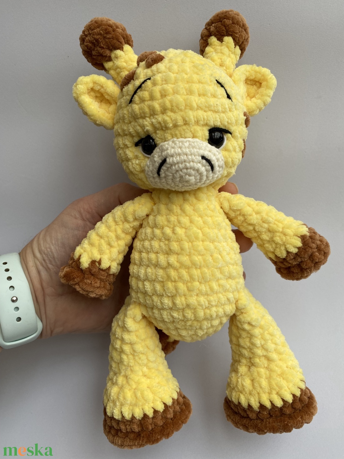 Világító (név) Zsiga, a horgolt plüss zsiráf - játék & sport - plüssállat & játékfigura - zsiráf - Meska.hu