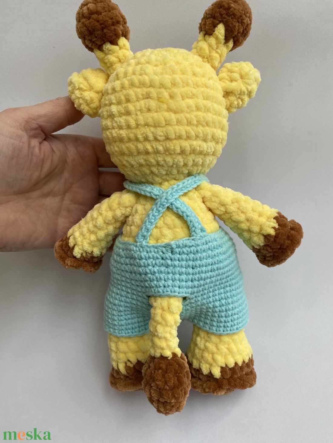 Világító (név) Zsiga, a horgolt plüss zsiráf (névreszóló) - játék & sport - plüssállat & játékfigura - zsiráf - Meska.hu