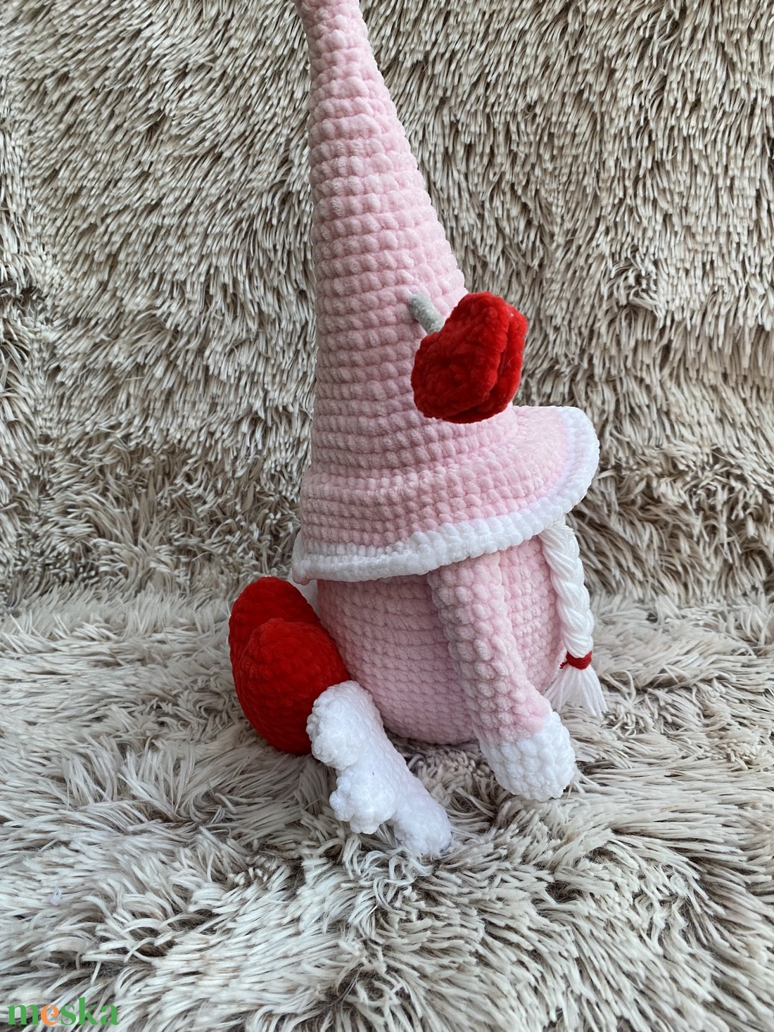 Kézzel horgolt Valentin manó � szíves, nyilas - 35 cm - játék & sport - plüssállat & játékfigura - manó - Meska.hu