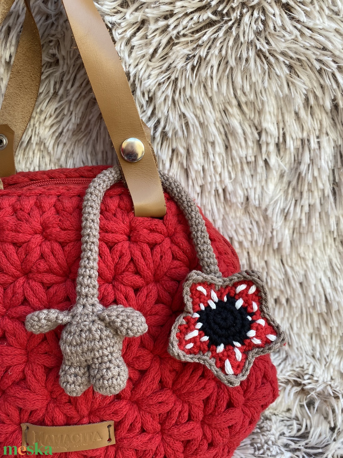 Világítós fogakkal, Stranger Things Demogorgon táskadísz, Demogorgon, aki sötétben mosolyog - játék & sport - plüssállat & játékfigura - más figura - Meska.hu