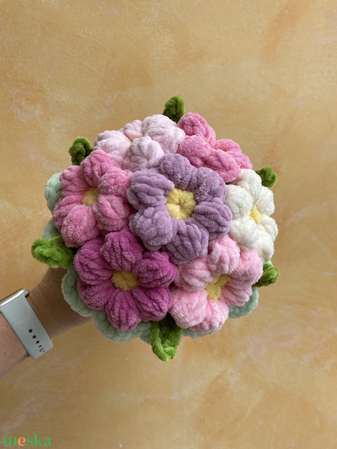 Kézzel horgolt virágcsokor tavaszi hangulatú (névreszóló) 30 cm - otthon & életmód - virágdekoráció - virágok - virágcsokor - Meska.hu