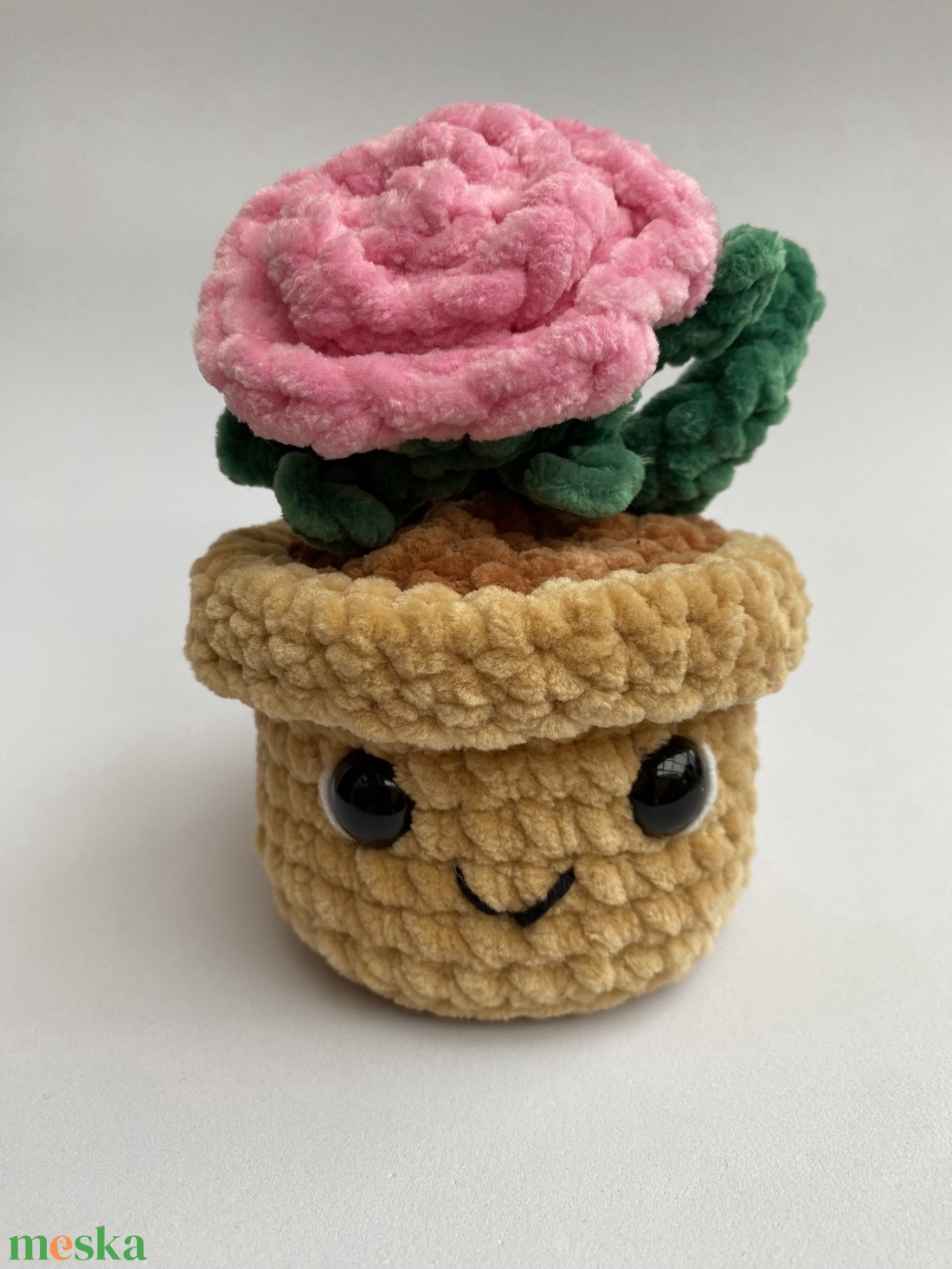 Kézzel horgolt cserepes rózsa - otthon & életmód - virágdekoráció - virágok - virágcsokor - Meska.hu