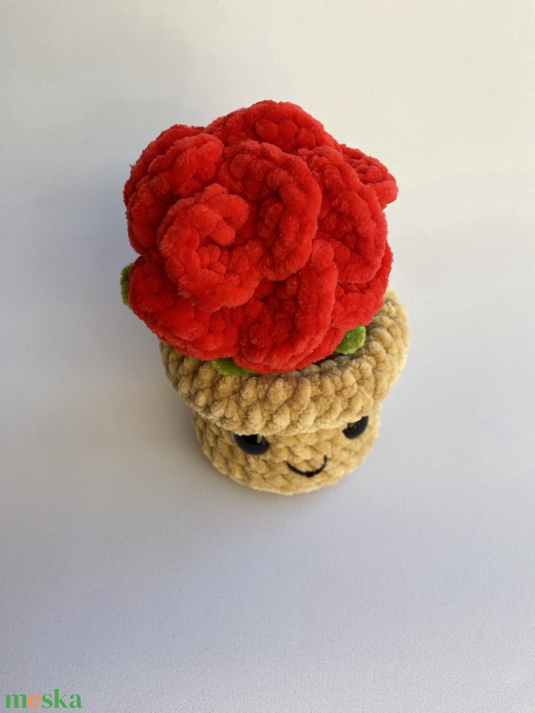 Kézzel horgolt rózsa mosolygós kaspóban - otthon & életmód - virágdekoráció - virágok - virágcsokor - Meska.hu