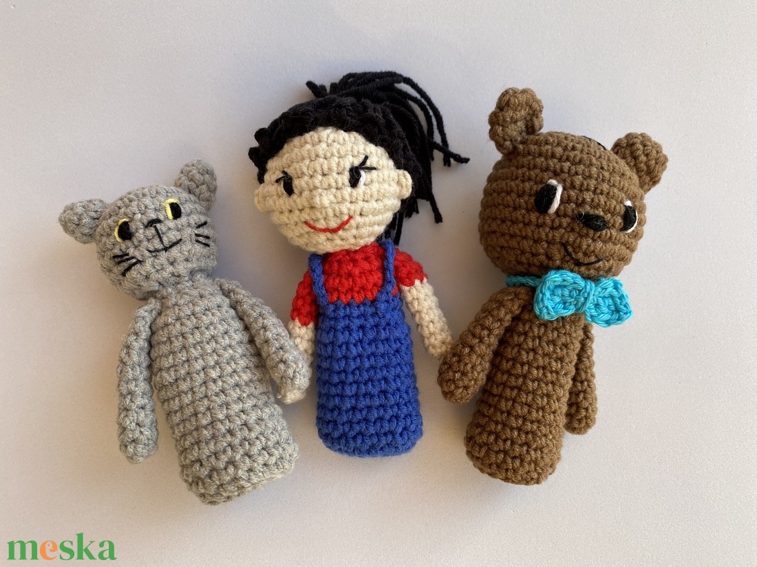 Kézzel horgolt Boribon maci ujjbáb meséléshez - játék & sport - bábok - ujjbáb - Meska.hu