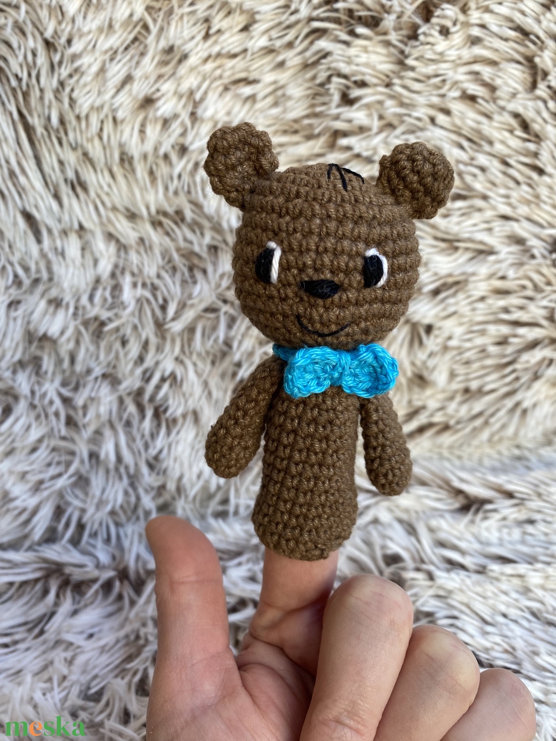 Kézzel horgolt Boribon maci ujjbáb meséléshez - játék & sport - bábok - ujjbáb - Meska.hu