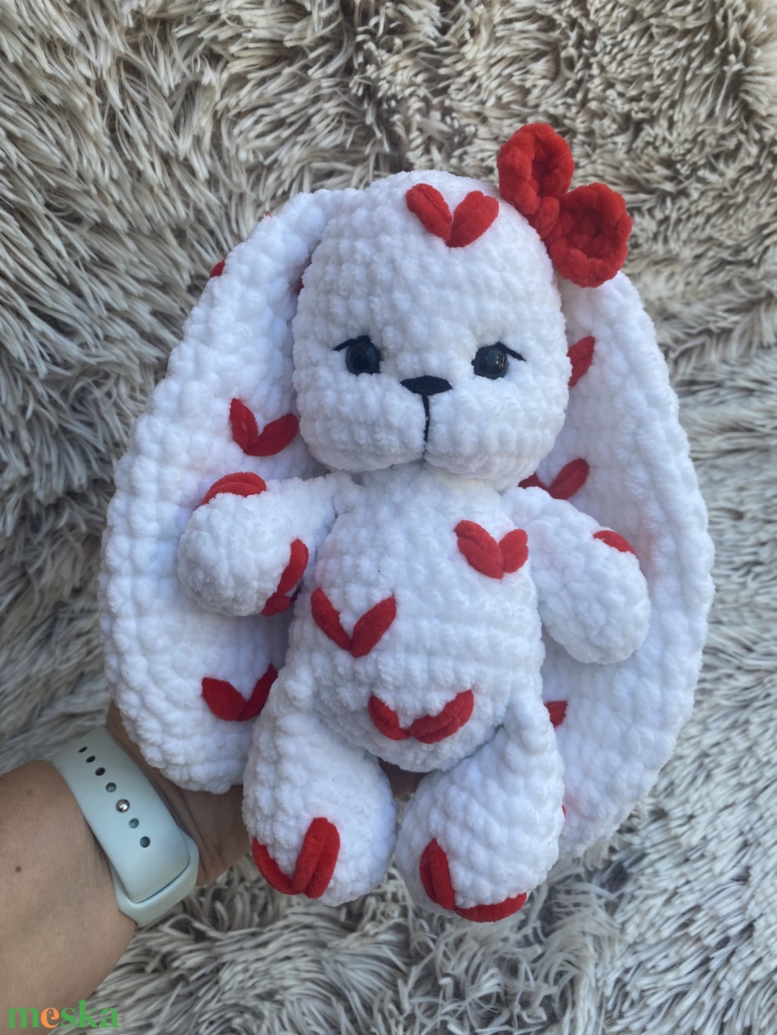 Léna plüss horgolt nyuszi, öltöztethető, szíves nyuszi - játék & sport - plüssállat & játékfigura - nyuszi - Meska.hu