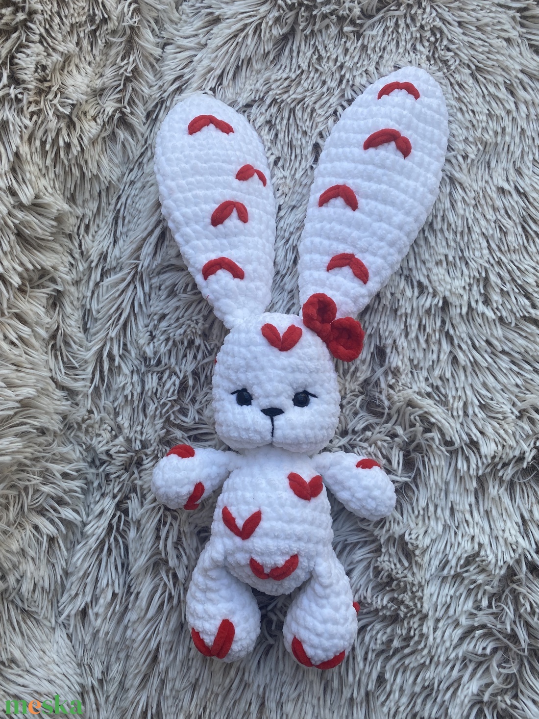 Léna plüss horgolt nyuszi, öltöztethető, szíves nyuszi - játék & sport - plüssállat & játékfigura - nyuszi - Meska.hu