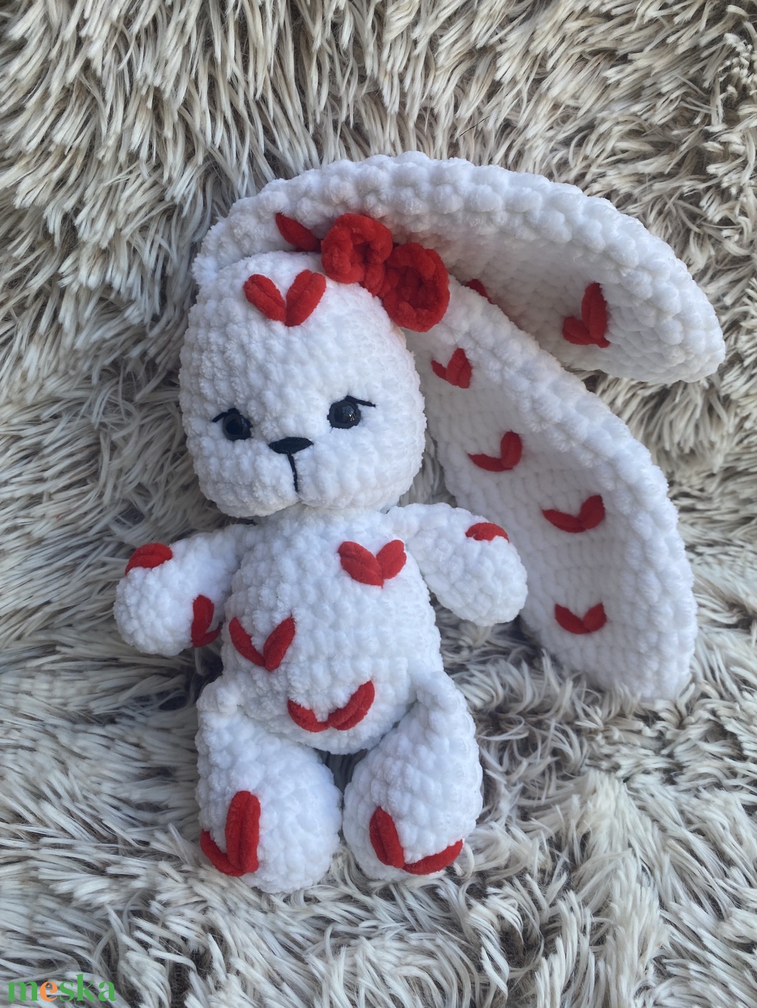 Léna plüss horgolt nyuszi, öltöztethető, szíves nyuszi - játék & sport - plüssállat & játékfigura - nyuszi - Meska.hu