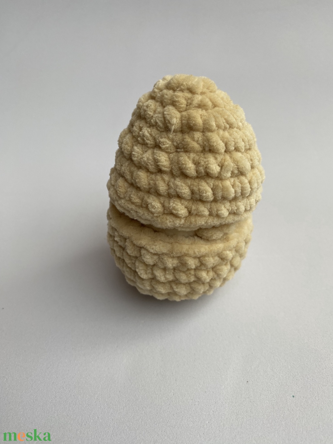 Húsvéti horgolt meglepetés, kiscsibe kivehető tojásban - játék & sport - plüssállat & játékfigura - más figura - Meska.hu