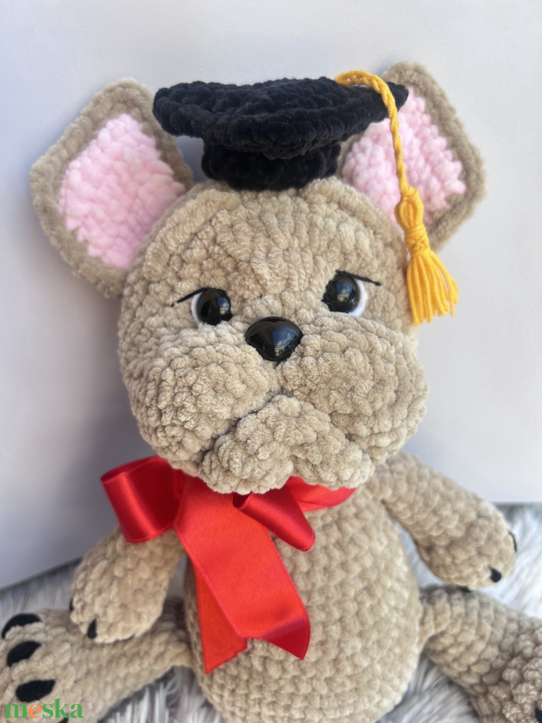 Horgolt ballagó bulldog diplomaosztóra - játék & sport - plüssállat & játékfigura - kutya - Meska.hu