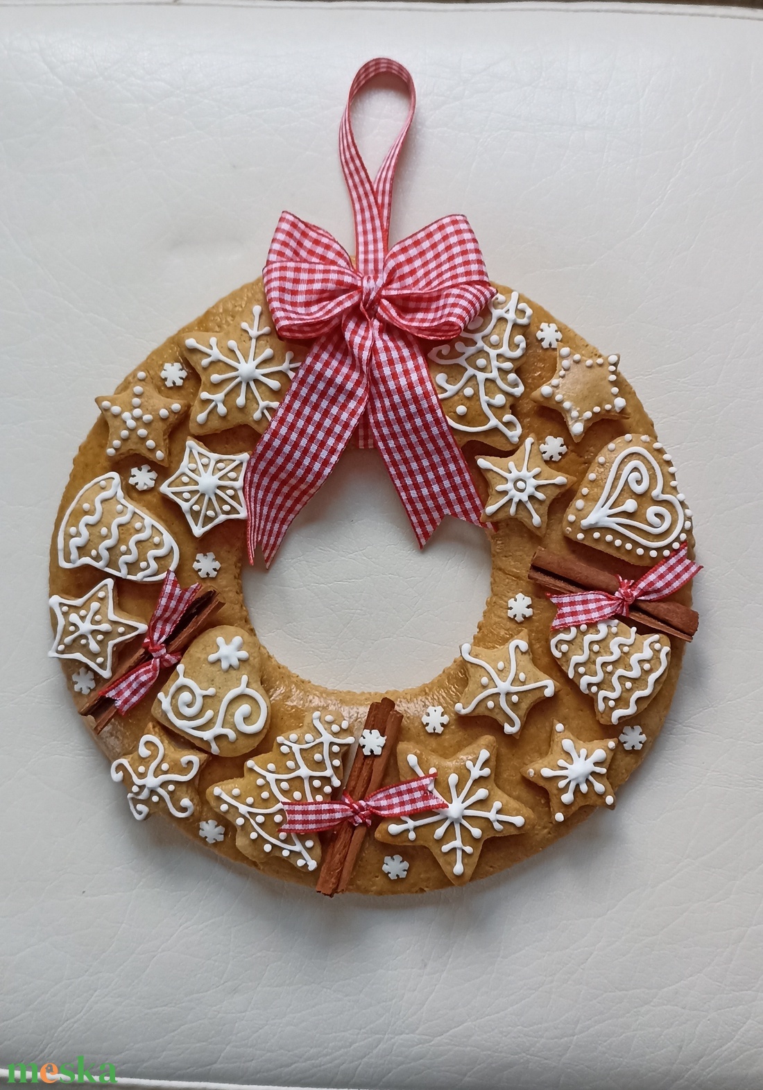 Mézeskalácsból készült karácsonyi ajtódísz, adventi kopogtató - karácsony - karácsonyi lakásdekoráció - karácsonyi ajtódíszek - Meska.hu Mézeskalácsból készült karácsonyi ajtódísz, adventi kopogtató - karácsony - karácsonyi lakásdekoráció - karácsonyi ajtódíszek - Meska.hu