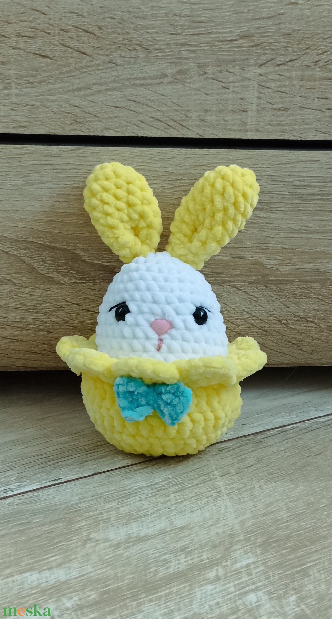 Horgolt amigurumi nyuszi, tojásban-húsvétra - játék & sport - plüssállat & játékfigura - boci, tehén - Meska.hu