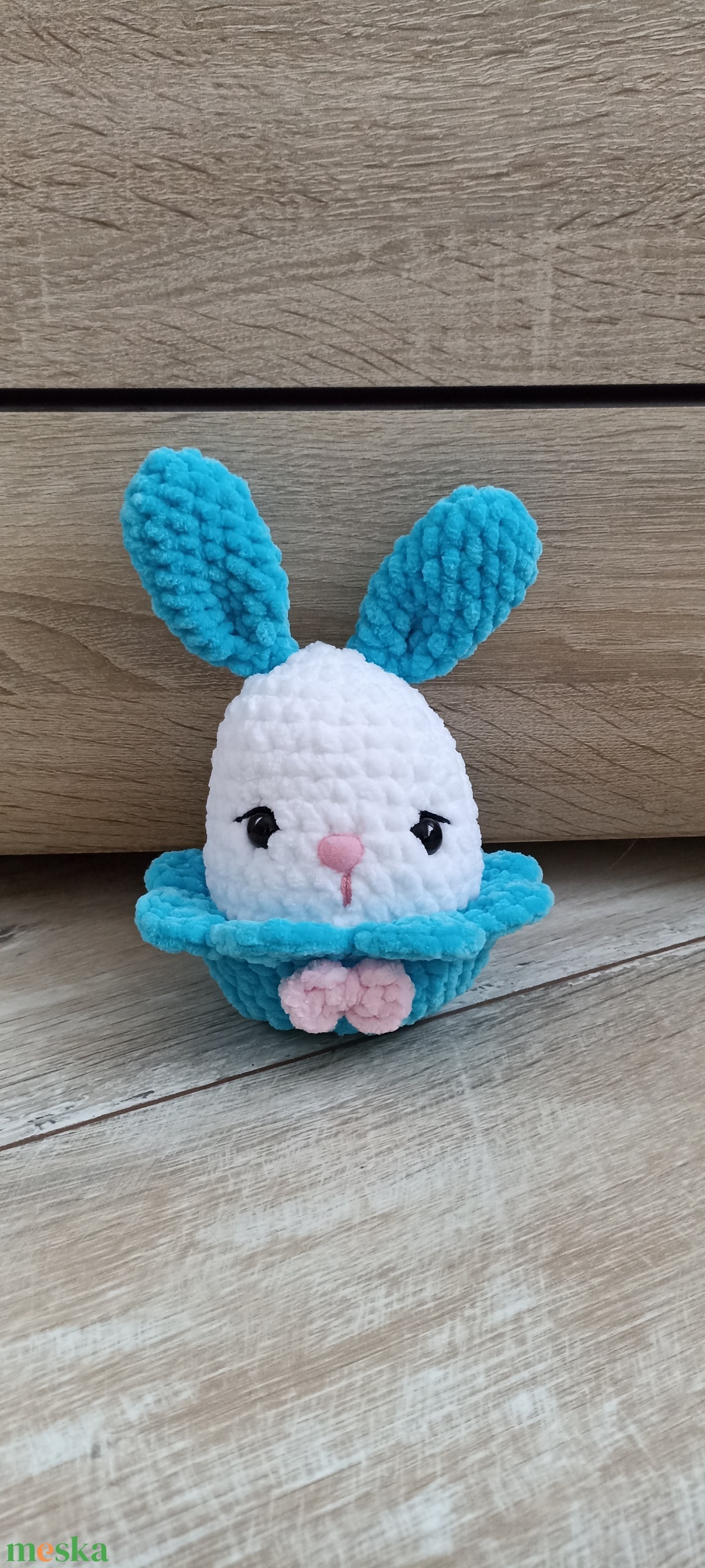 Horgolt amigurumi nyuszi, tojásban-húsvétra - játék & sport - plüssállat & játékfigura - boci, tehén - Meska.hu