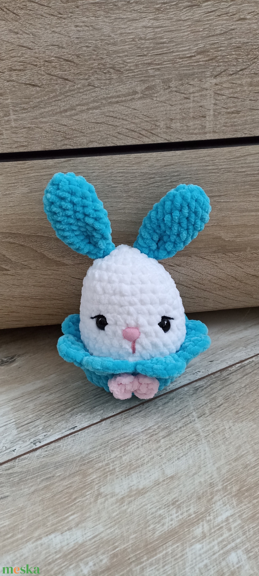 Horgolt amigurumi nyuszi, tojásban-húsvétra - játék & sport - plüssállat & játékfigura - boci, tehén - Meska.hu