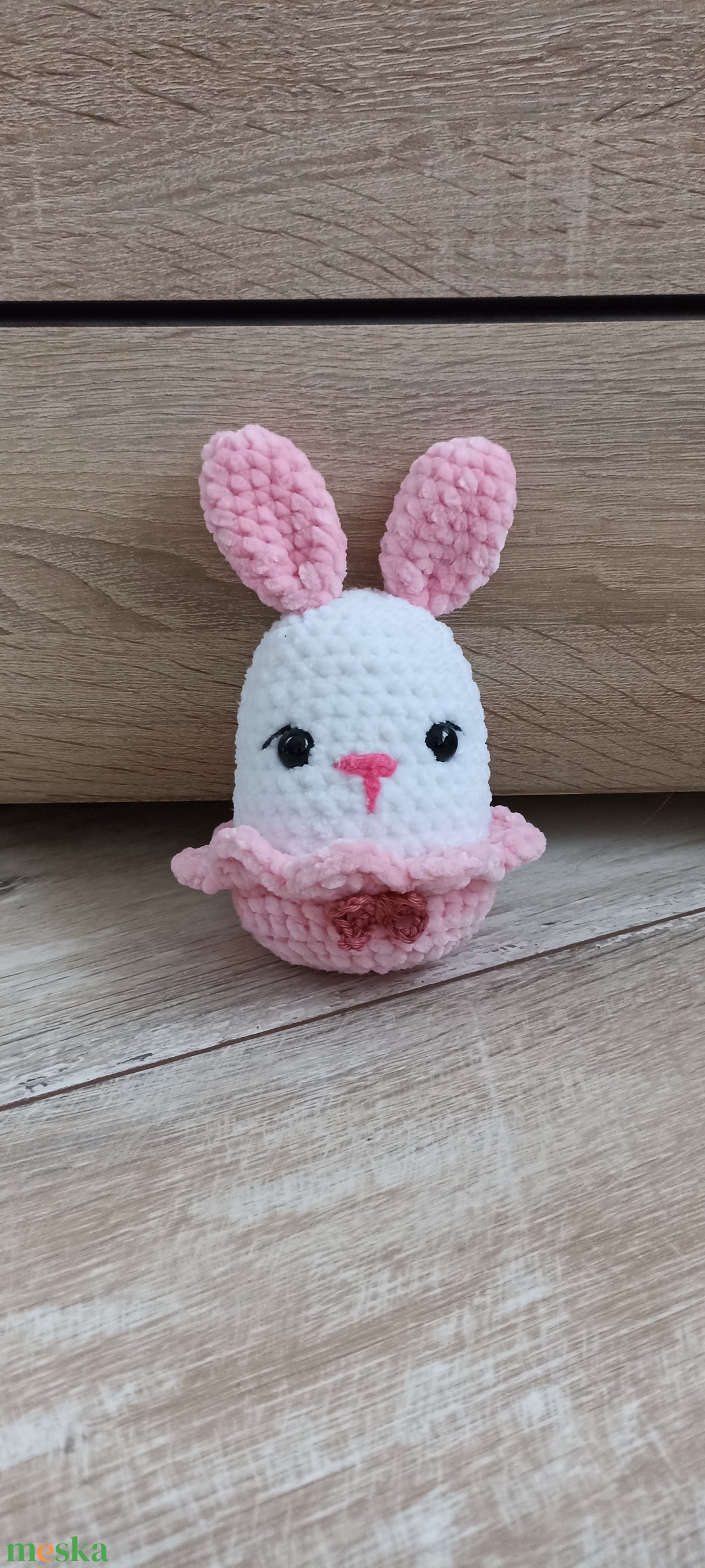 Horgolt amigurumi nyuszi, tojásban-húsvétra - játék & sport - plüssállat & játékfigura - boci, tehén - Meska.hu