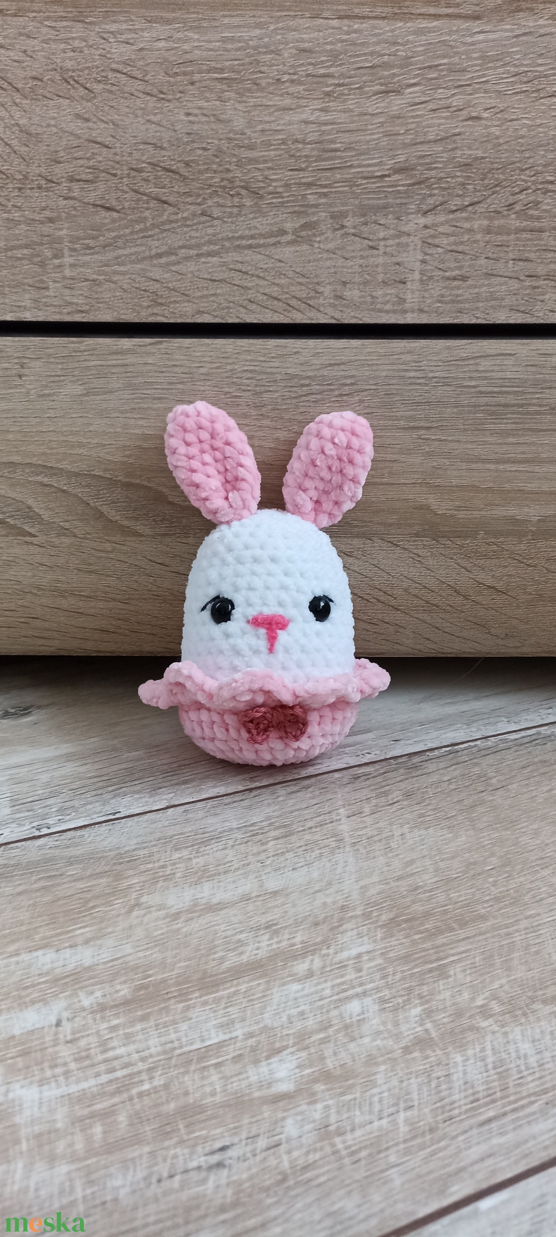 Horgolt amigurumi nyuszi, tojásban-húsvétra - játék & sport - plüssállat & játékfigura - boci, tehén - Meska.hu