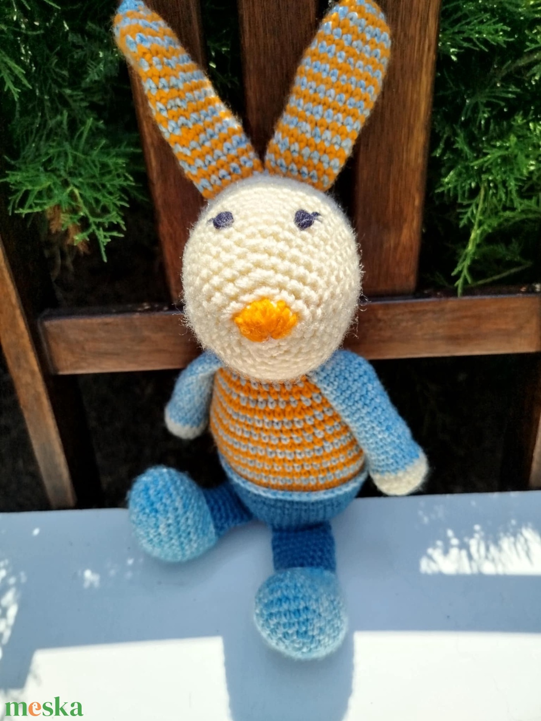 Amigurumi nyuszika, amigurumi figura, amigurumi állatka - otthon & életmód - dekoráció - asztal és polc dekoráció - asztaldísz - Meska.hu