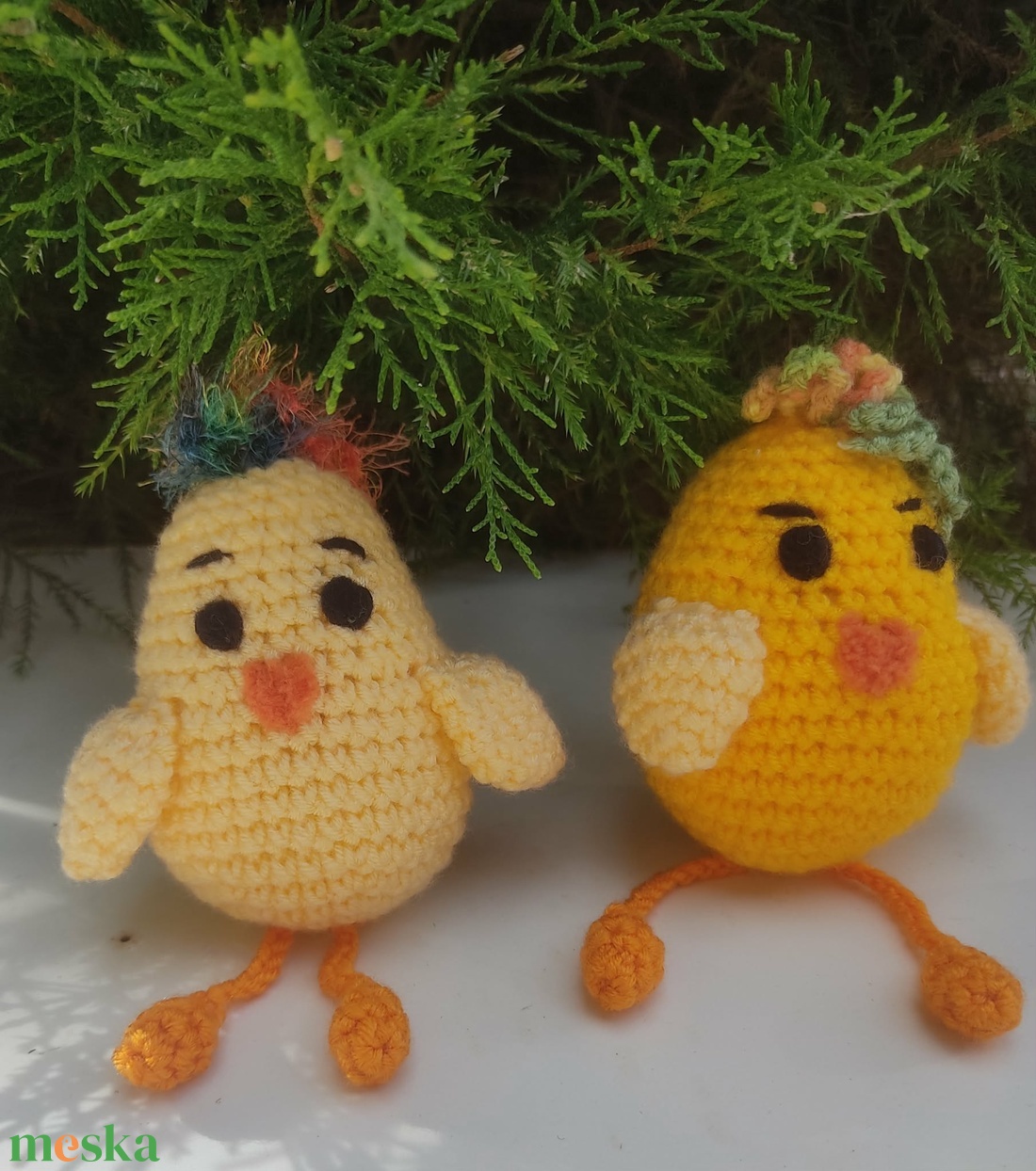 Húsvétii asztaldísz, amigurumi csirke - otthon & életmód - dekoráció - asztal és polc dekoráció - asztaldísz - Meska.hu