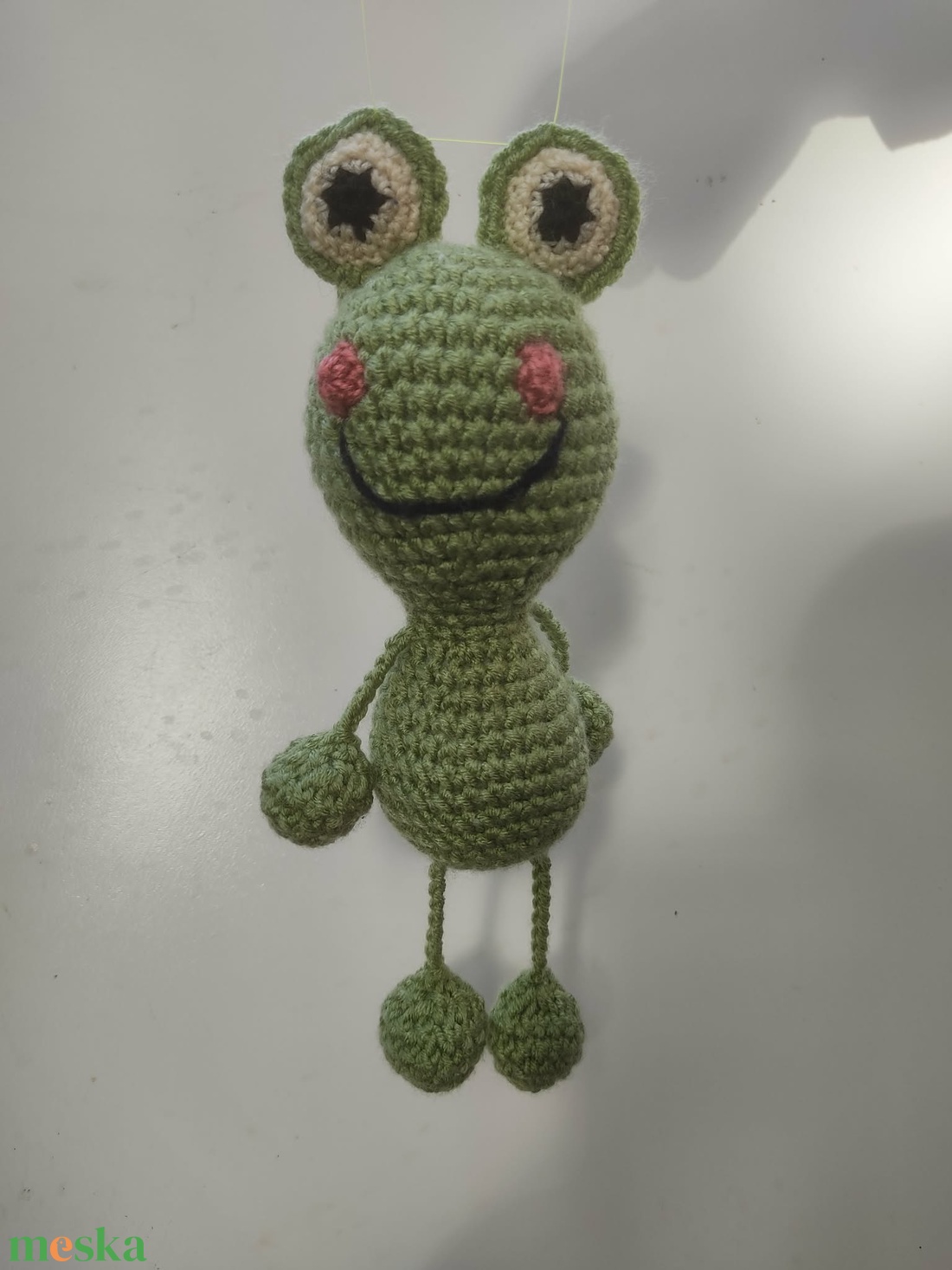 Amigurumi béka - otthon & életmód - dekoráció - asztal és polc dekoráció - asztaldísz - Meska.hu