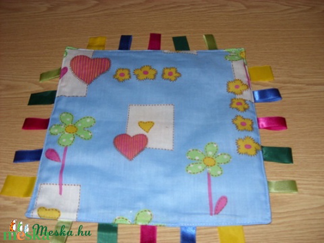 Szalagos-matatós csörgő-zörgő 30 x 30 cm - játék & sport - 3 éves kor alattiaknak - csörgő - Meska.hu