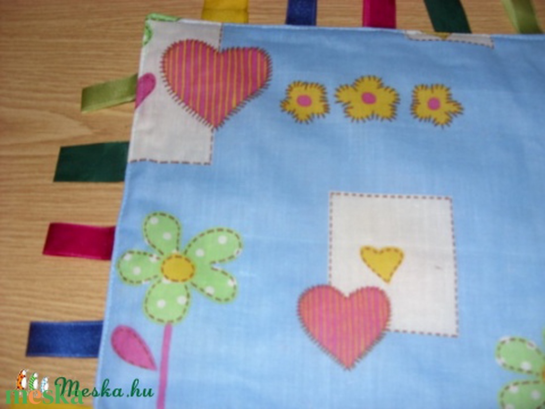 Szalagos-matatós csörgő-zörgő 30 x 30 cm - játék & sport - 3 éves kor alattiaknak - csörgő - Meska.hu