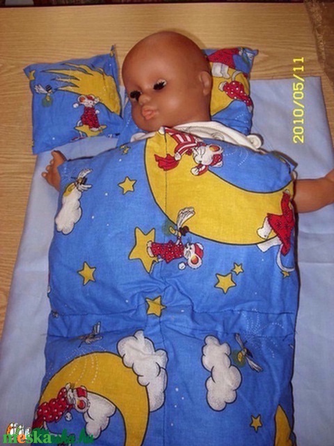 Játék-baba ágynemű 4 db-os szett lepedővel - játék & sport - baba & babaház - babaruha, babakellék - Meska.hu Játék-baba ágynemű 4 db-os szett lepedővel - játék & sport - baba & babaház - babaruha, babakellék - Meska.hu
