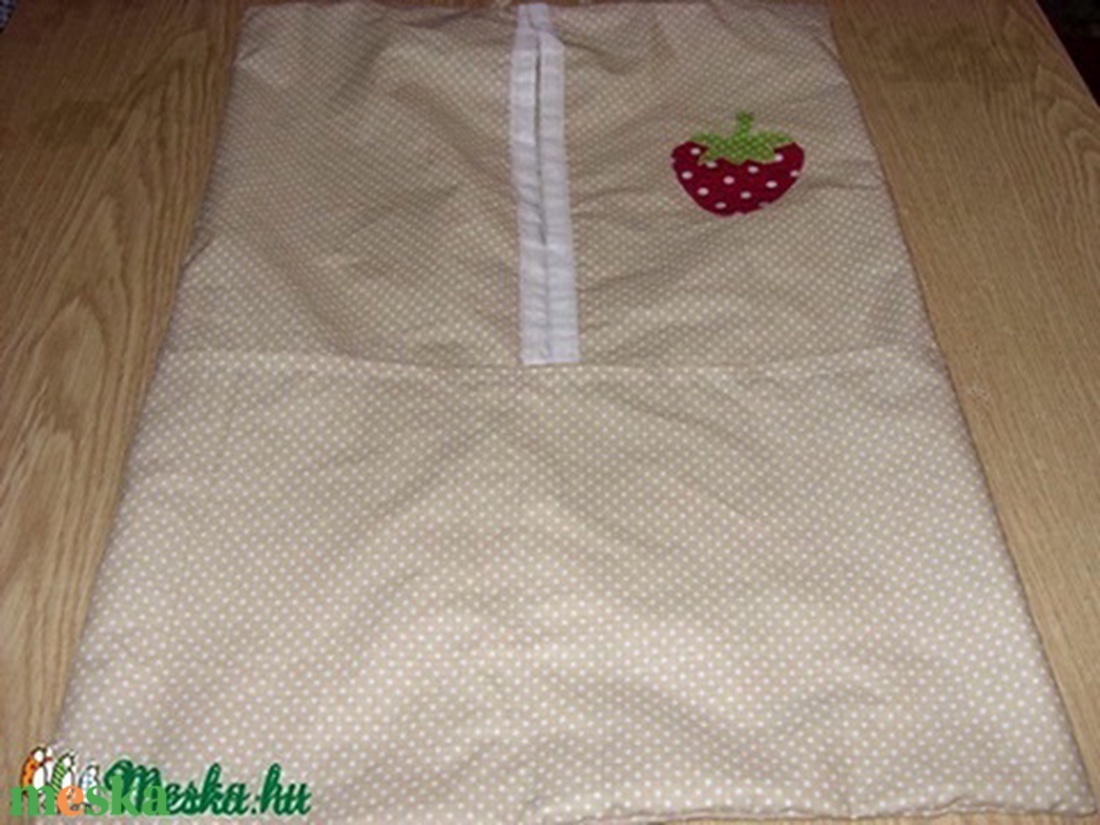  Ovis ruha zsák vállfás - patchwork ovis jel applikációval - játék & sport - ovis felszerelés - Meska.hu