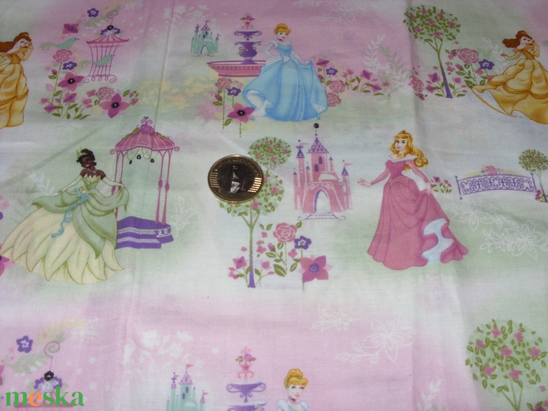 Rajzfilm hősök - Hercegnők ésa többiek USA egyedi Design textil:o)  55 x 30 cm minőségi textil  - kellékek & szerszámok - méteráru - pamut - Meska.hu
