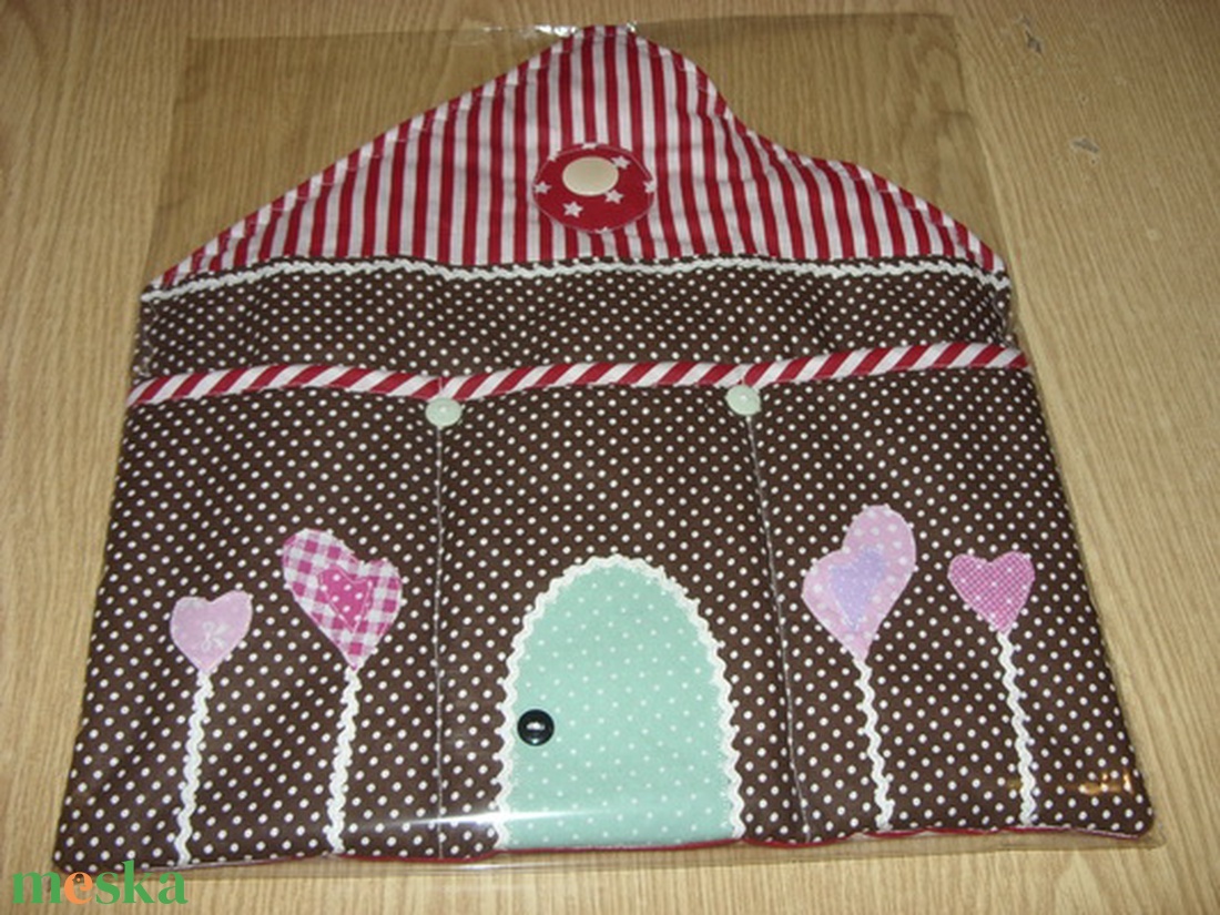 Csinos - praktikus zsebes házikó - patchwork rátétes - - Meska.hu Csinos - praktikus zsebes házikó - patchwork rátétes - - Meska.hu