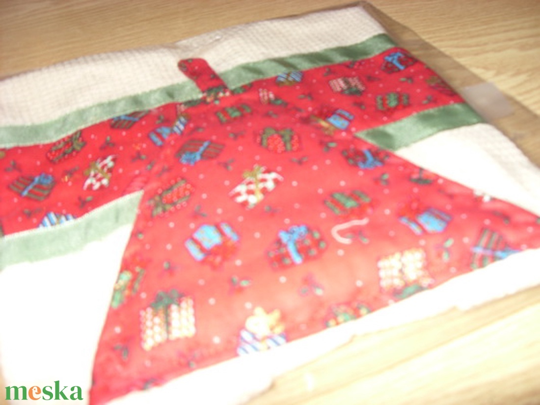 Karácsonyi piros-zöld kombó törlő ajándék csomag mintás USA design textil díszítéssel - karácsony - karácsonyi lakásdekoráció - Meska.hu Karácsonyi piros-zöld kombó törlő ajándék csomag mintás USA design textil díszítéssel - karácsony - karácsonyi lakásdekoráció - Meska.hu
