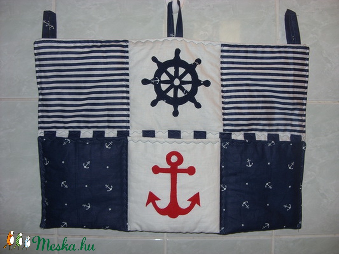 NAUTIKA patchwork tengeri témájú falra akasztható zsebes tároló - otthon & életmód - babaszoba, gyerekszoba - játéktároló - Meska.hu NAUTIKA patchwork tengeri témájú falra akasztható zsebes tároló - otthon & életmód - babaszoba, gyerekszoba - játéktároló - Meska.hu