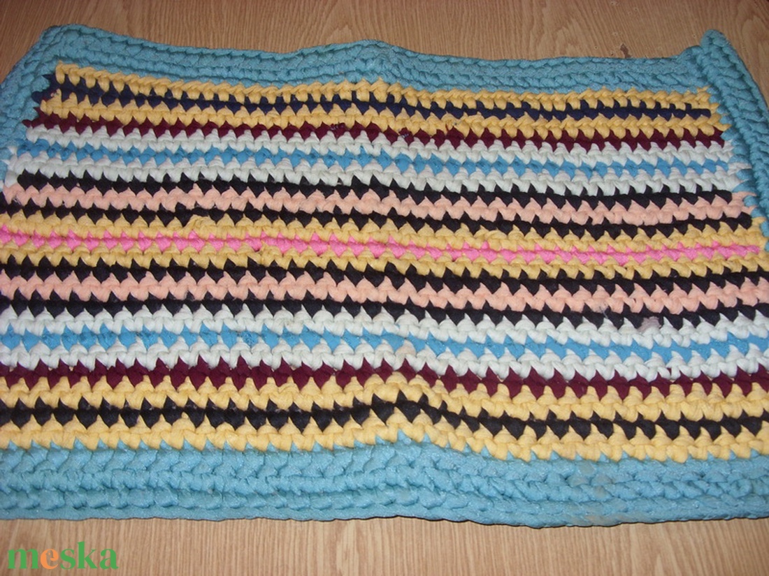 Vadi új pólófonalból horgolt kis szőnyeg, fürdőszobai kilépő vagy lábtörlő 75 x 45 cm - otthon & lakás - lakástextil - szőnyeg - Meska.hu Vadi új pólófonalból horgolt kis szőnyeg, fürdőszobai kilépő vagy lábtörlő 75 x 45 cm - otthon & lakás - lakástextil - szőnyeg - Meska.hu